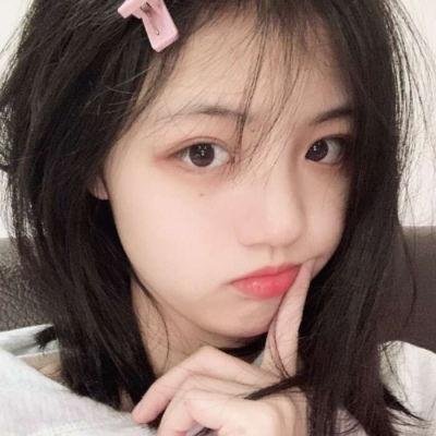 模仿女孩